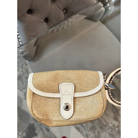DOONEY & BOURKE 4Y20 BEIGE/WHITE FLAP WRISTLET - Picture 1 of 13